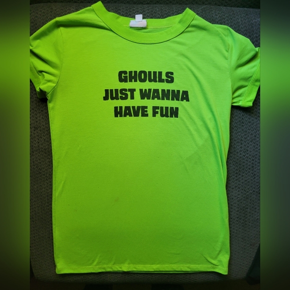 Bundle of 2 Lularoe Women's Size XS  Halloween Tshirts! Bundle includes: - Picture 2 of 9